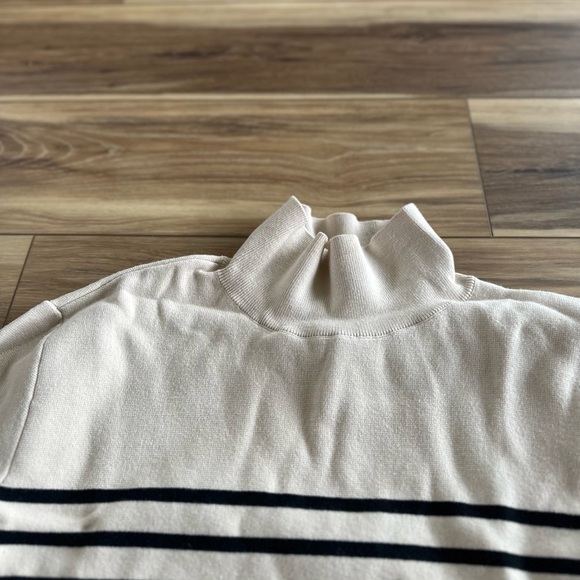 H&M womens high collar striped sweater size medium - Picture 4 of 5